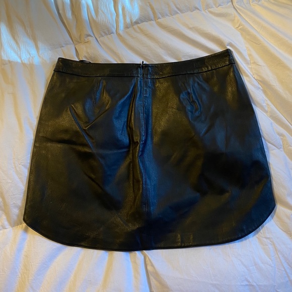 BB Dakota Leather Mini Skirt - NWT size 8 - Picture 3 of 4